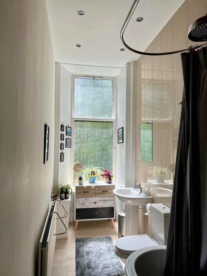 Beautiful Double Room In Idyllic West End Townhouse Glasgow Buitenkant foto